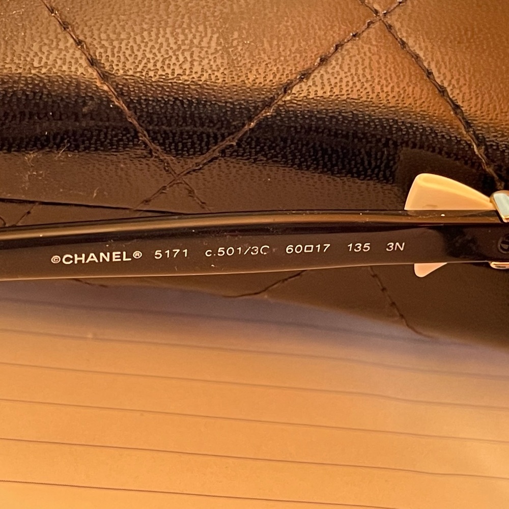 CHANEL - Picture 8 of 8